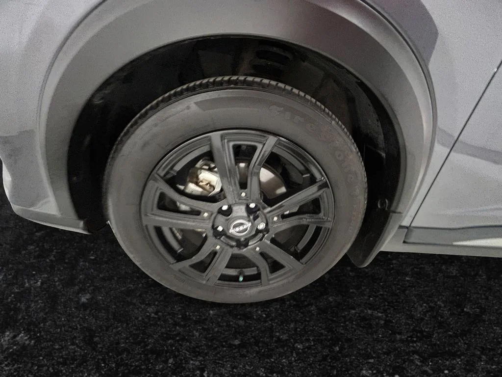 Used 2024 Gray Nissan SR image 27