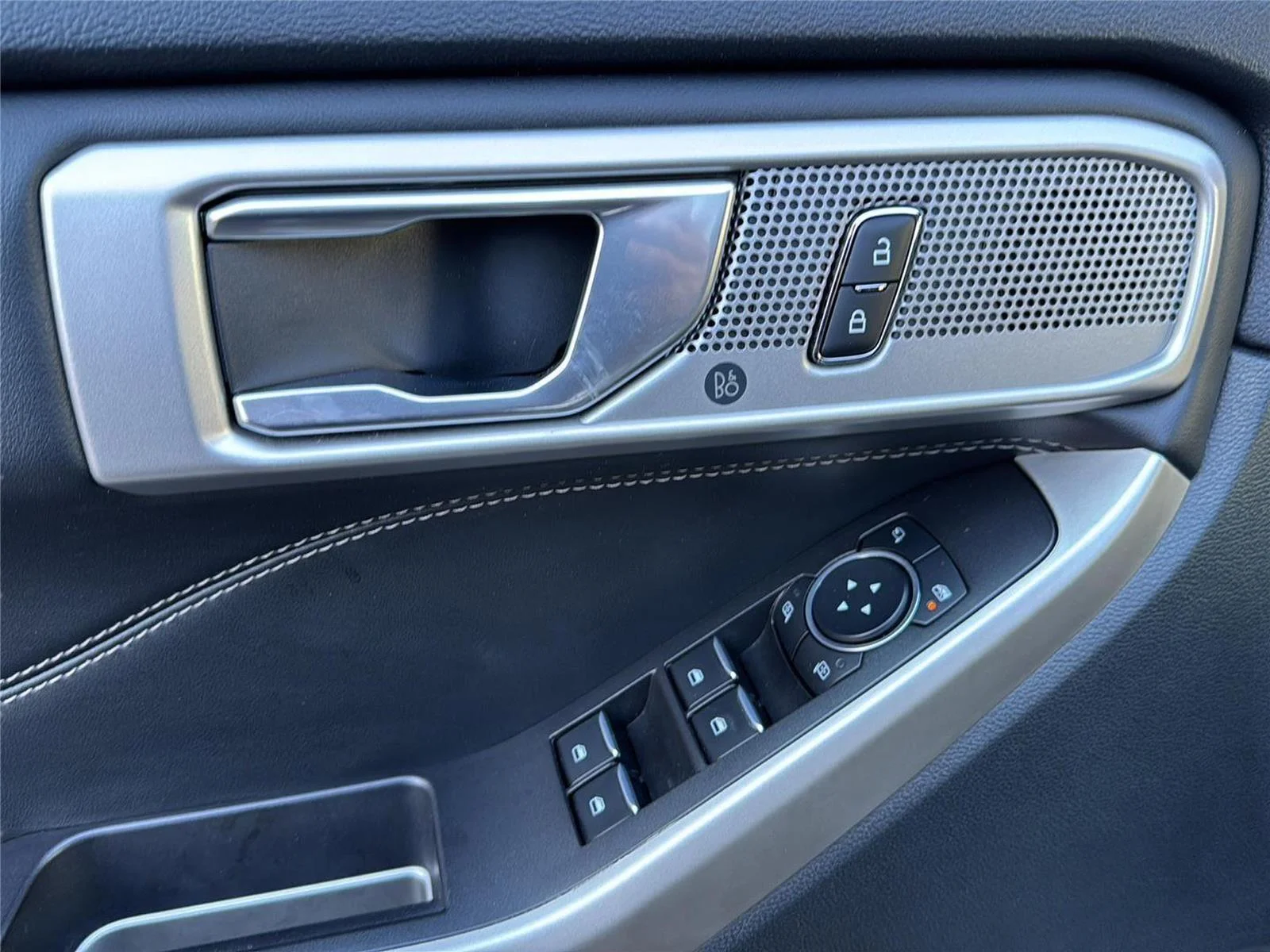 2023 Ford Explorer Limited - Photo 12