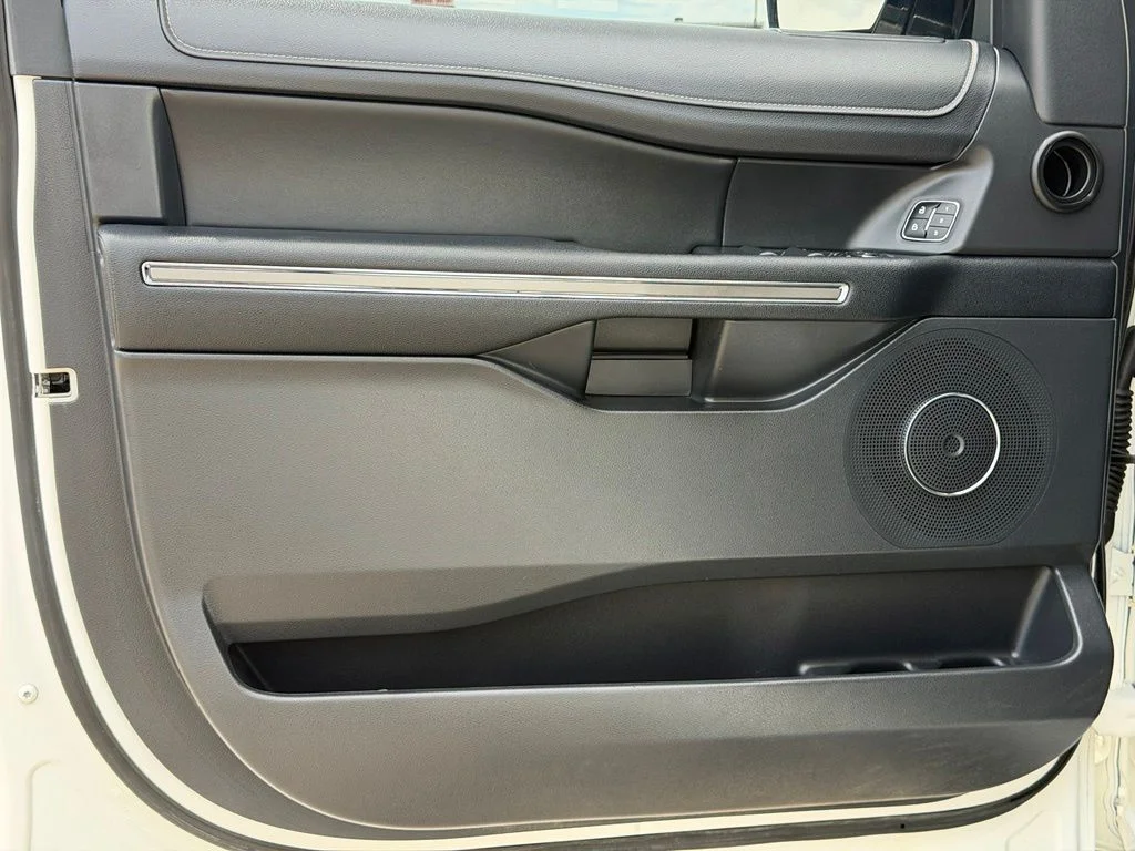 Used 2022 White Ford XLT image 24