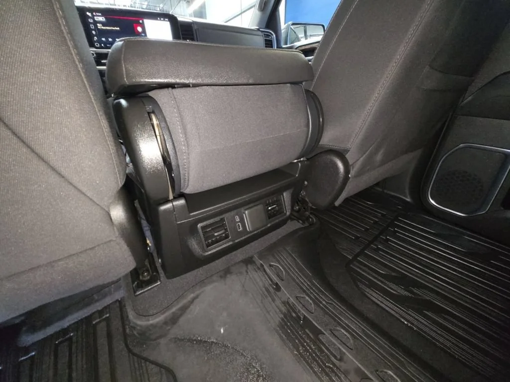 Certified Used 2025 Sterling Metallic GMC Elevation image 28