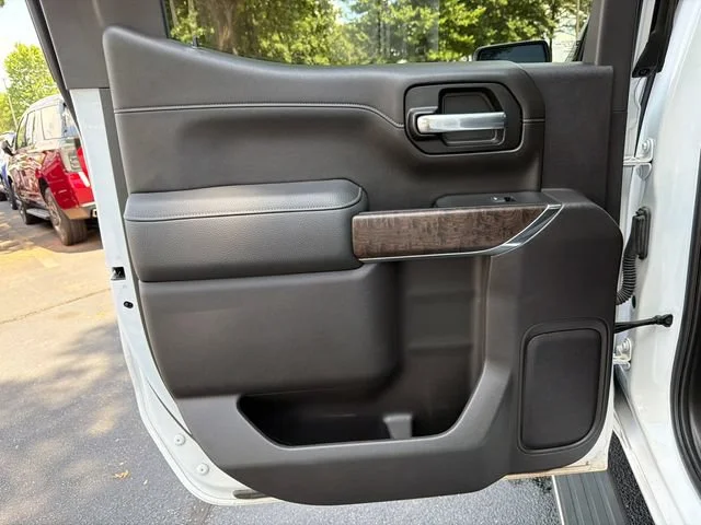 Used 2021 WHITE FROST TRICOAT GMC Denali image 21