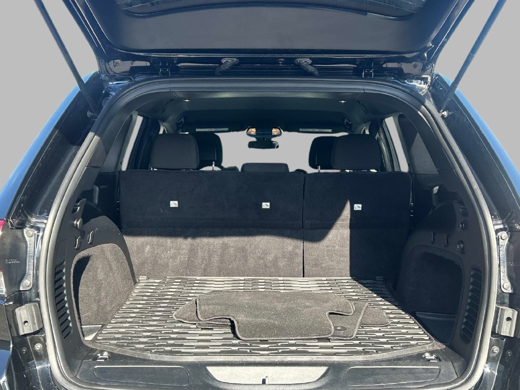 Used 2021 Black Jeep Laredo E image 11