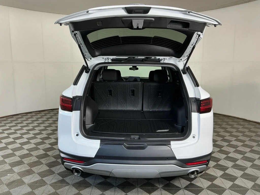 New 2026 White Chevrolet LT image 8