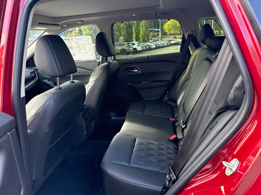 2026 Nissan Rogue Platinum - Photo 13