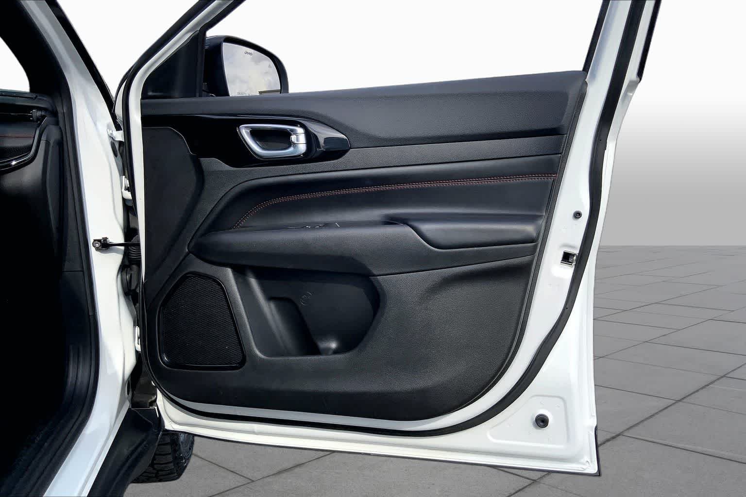 Used 2025 Bright White Clearcoat Jeep Trailhawk image 22