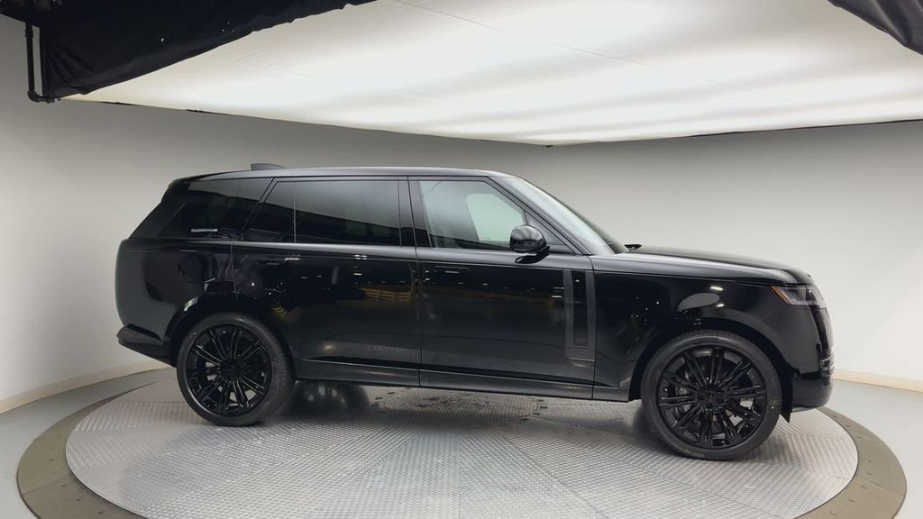 New 2026 Santorini Black Land Rover SE image 9
