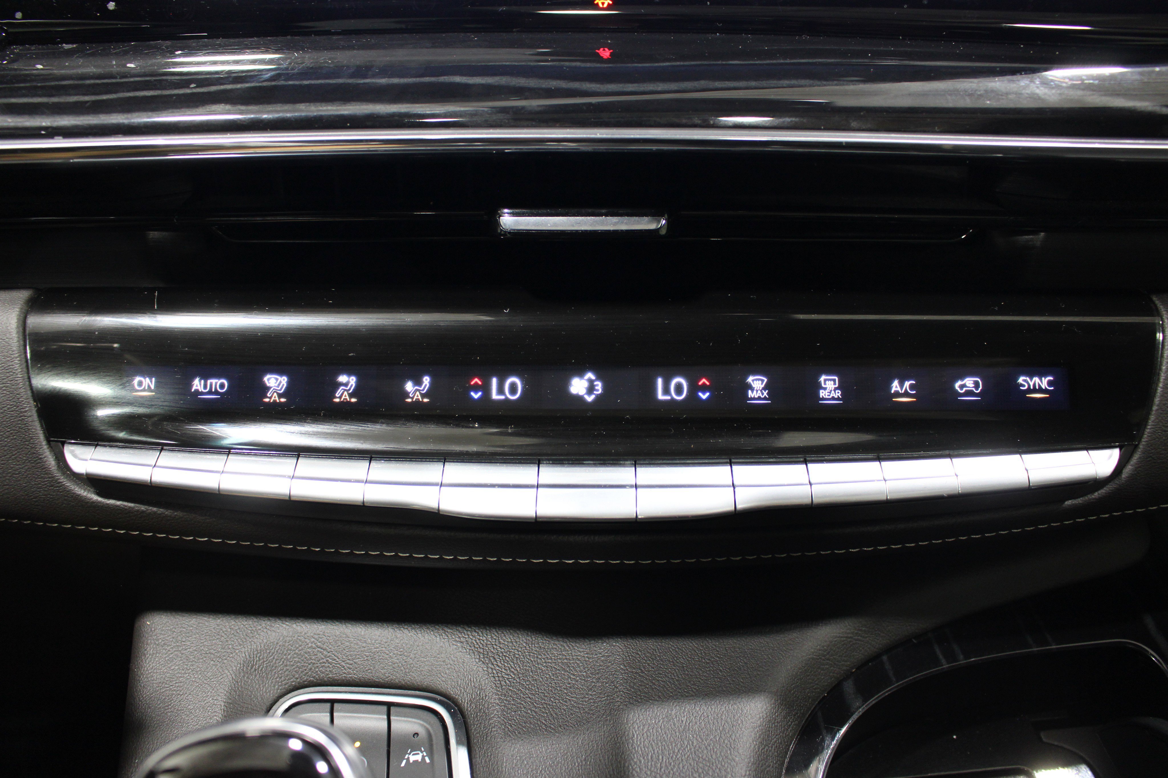 Used 2024 Crystal White Tricoat Cadillac 4WD Sport image 18