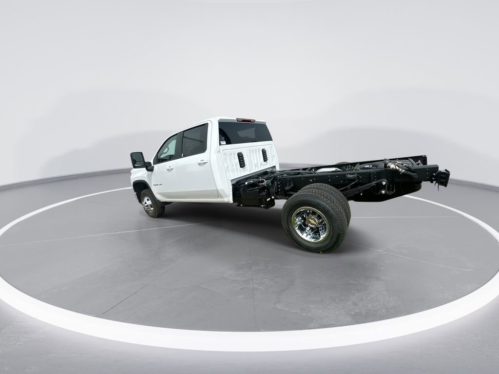 New 2026 Summit White Chevrolet LT image 6