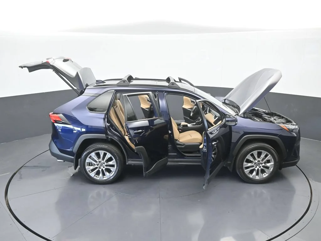 Used 2025 Blueprint Toyota XLE Premium image 70