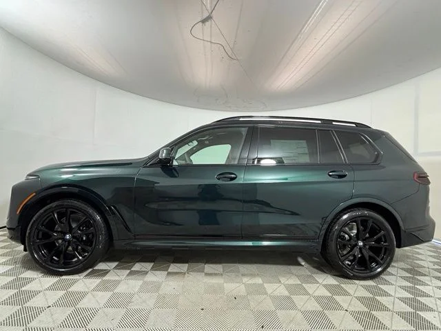 New 2027 Oxford Green II Metallic BMW xDrive40i image 4