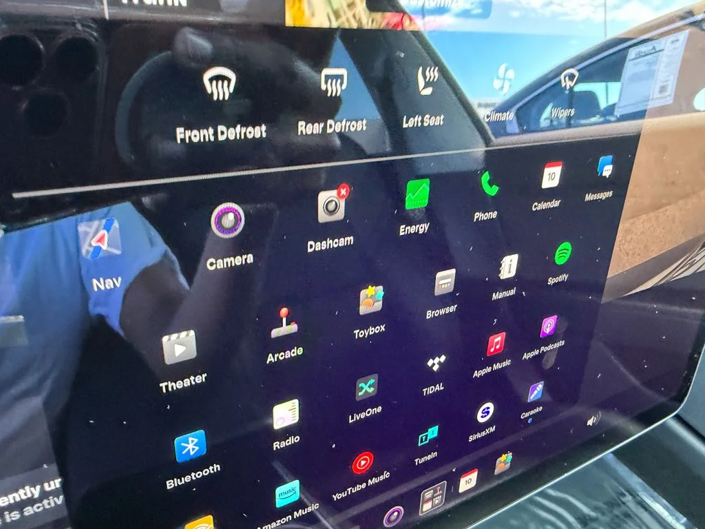 Used 2019  Tesla Long Range image 20