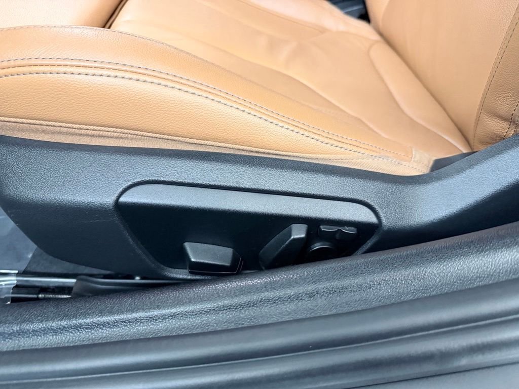 Used 2020 White BMW sDrive M40i image 28