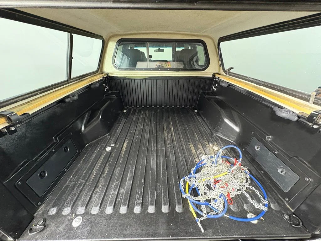 Used 2014 White Toyota Base image 11