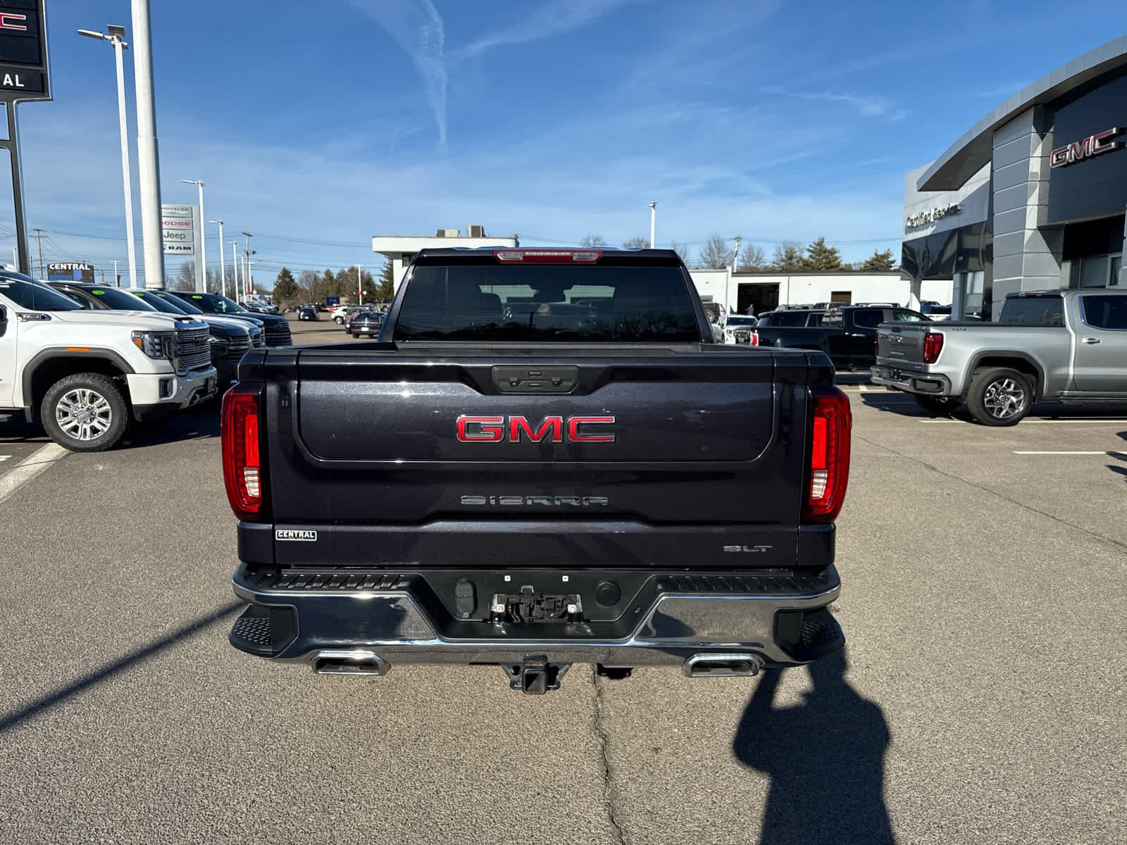 2022 GMC Sierra 1500 SLT - Photo 4