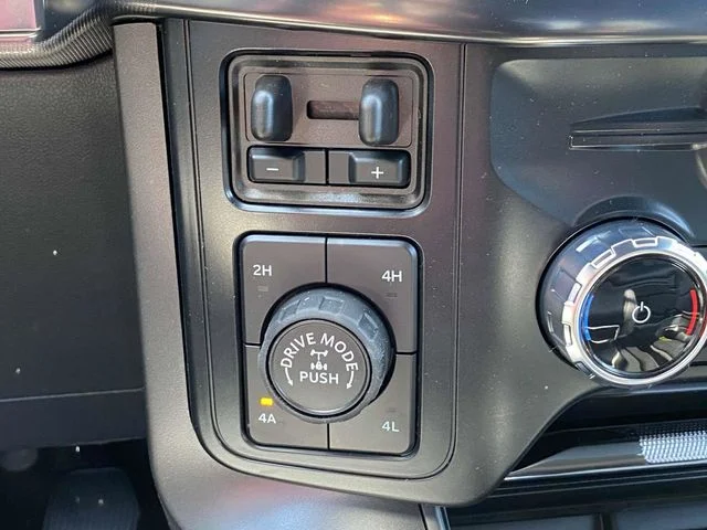 2025 Ford F-150 Lariat - Photo 11