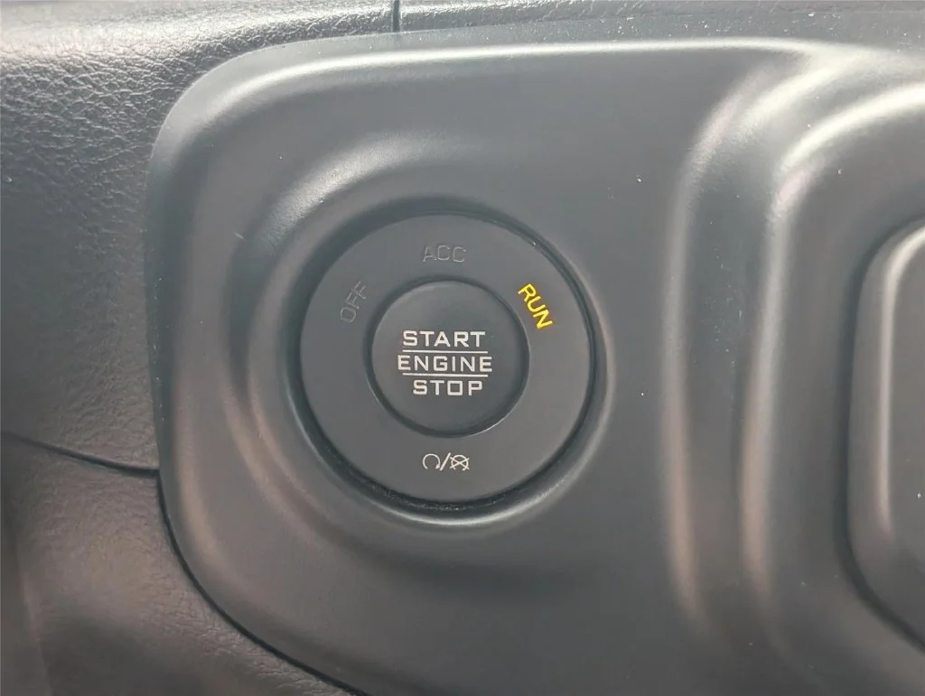 Used 2021 Sting-gray Clea Jeep Sport image 24