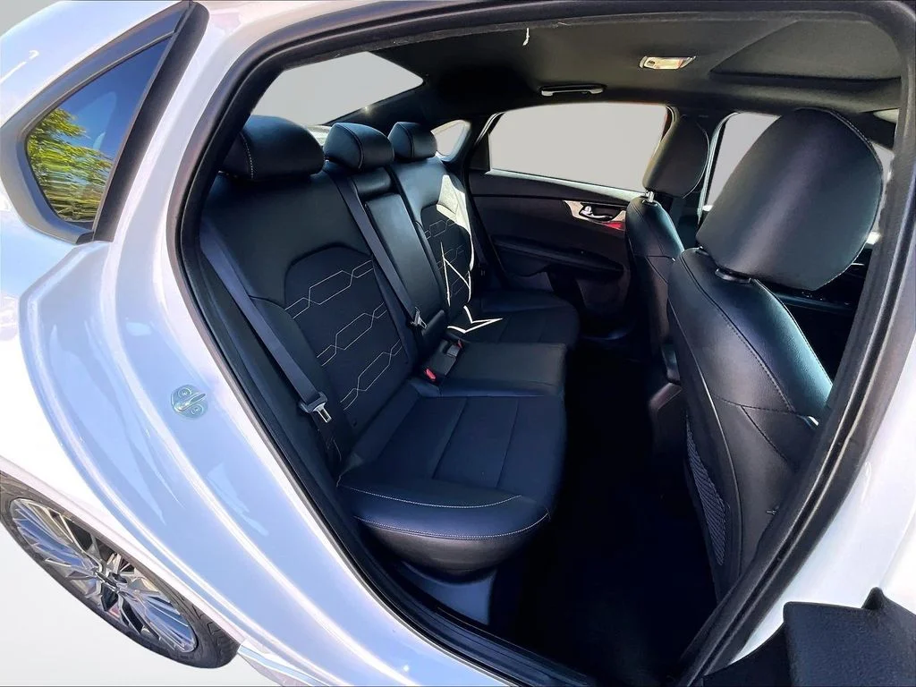 Used 2024 White Kia GT-Line image 28