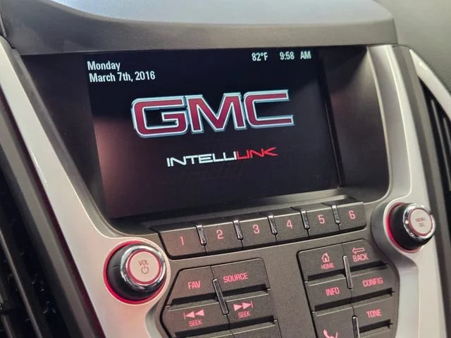 Used 2015 CRYSTAL RED TINTCOAT GMC Denali image 22