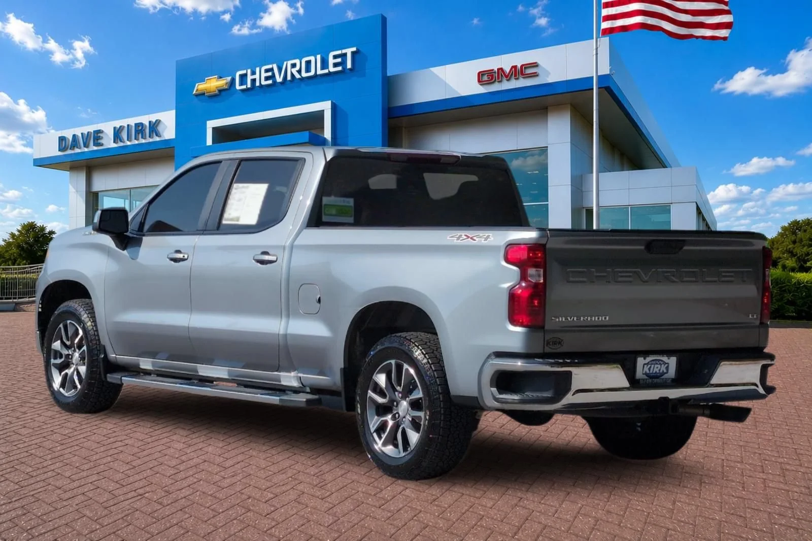 Used 2023 STERLING GRAY METALLIC Chevrolet LT image 5