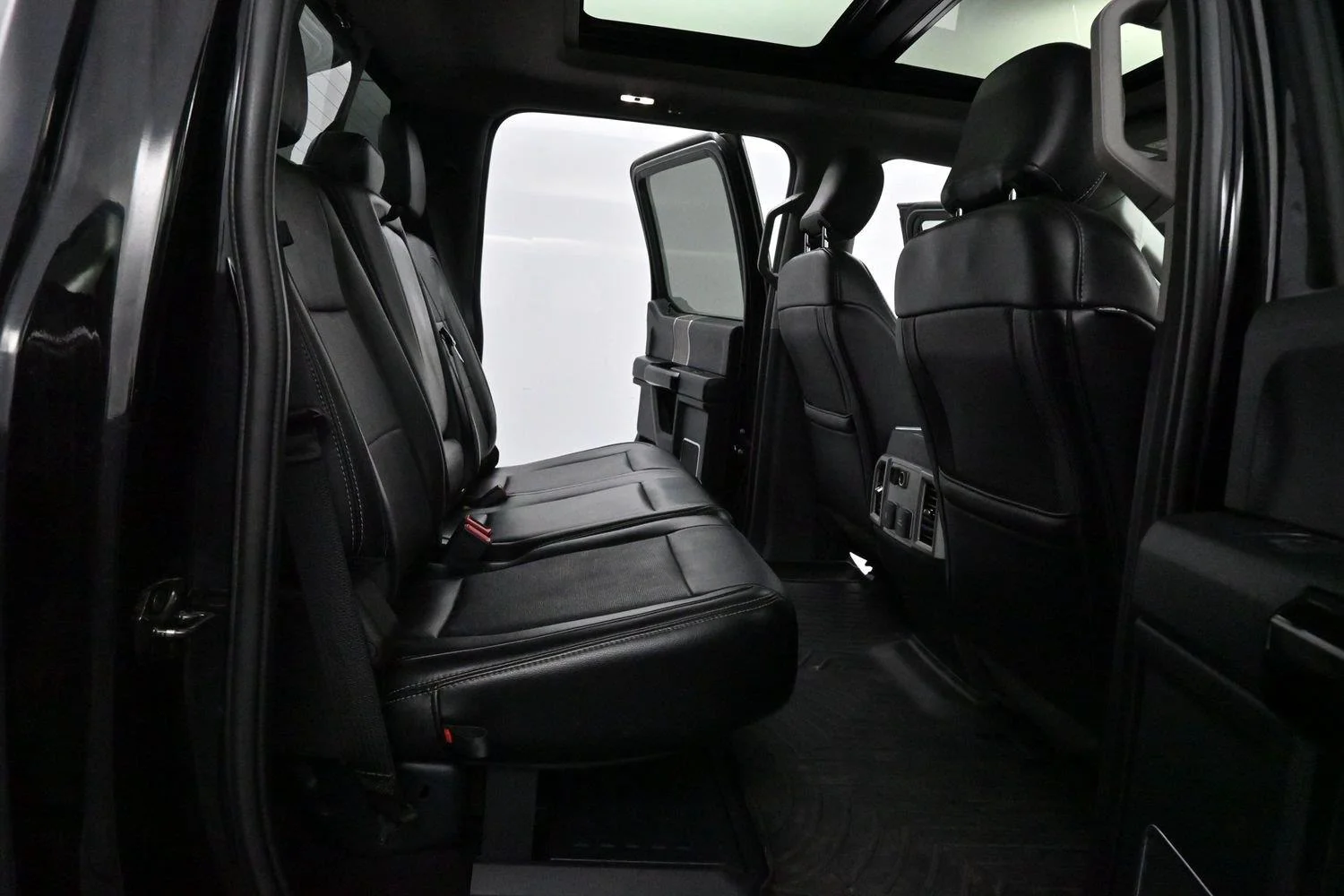 Used 2019 Agate Black Ford LARIAT image 37