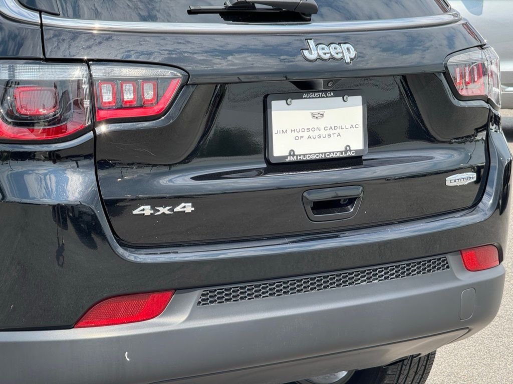 Used 2025 Black Jeep Latitude image 9