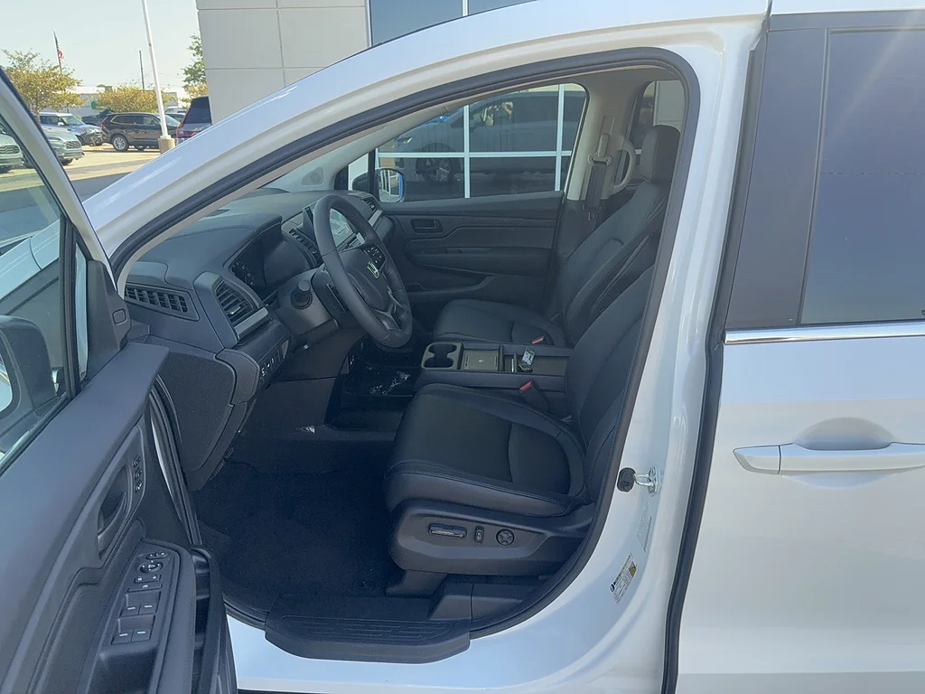 New 2027 Platinum White Pearl Honda EX-L image 10