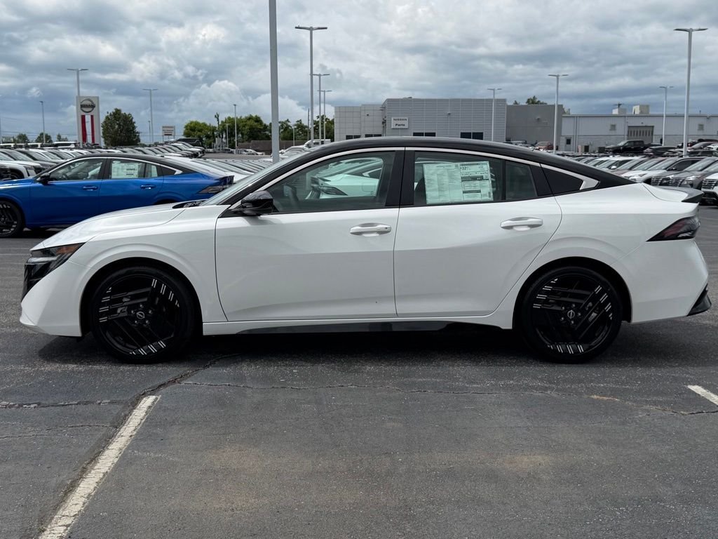 New 2026 Aspen White TriCoat / Super Black Two-tone Nissan SR image 7