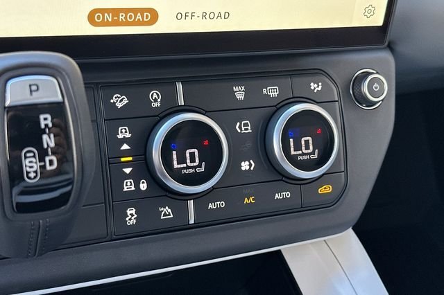 New 2026 Woolstone Green LAND ROVER S image 20