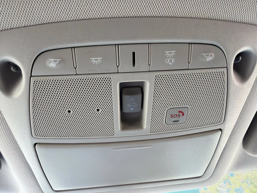 Used 2020 Gray Nissan Platinum image 21