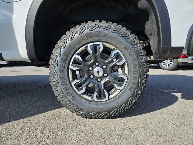 New 2026 Summit White Chevrolet ZR2 image 15