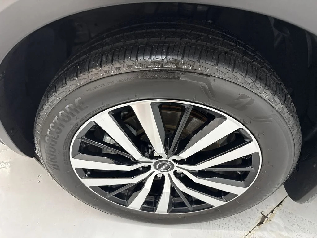 Used 2025 Gun Metallic Nissan Platinum image 35