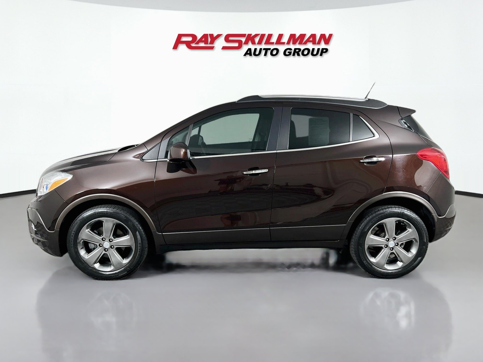 Used 2013 Deep Espresso Brown Metallic Buick CONVENIENCE image 4