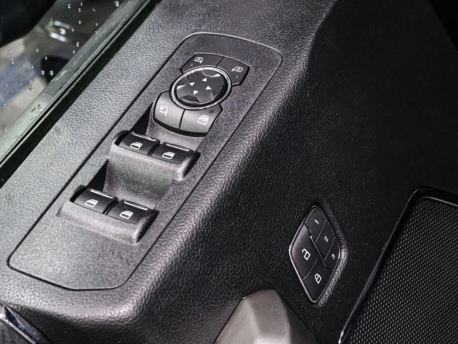 2020 Ford F-150 Lariat - Photo 22