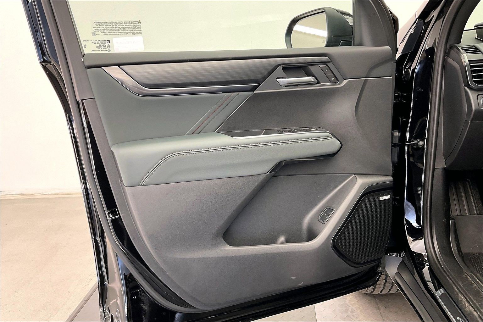 2026 GMC Acadia AT4 - Photo 12