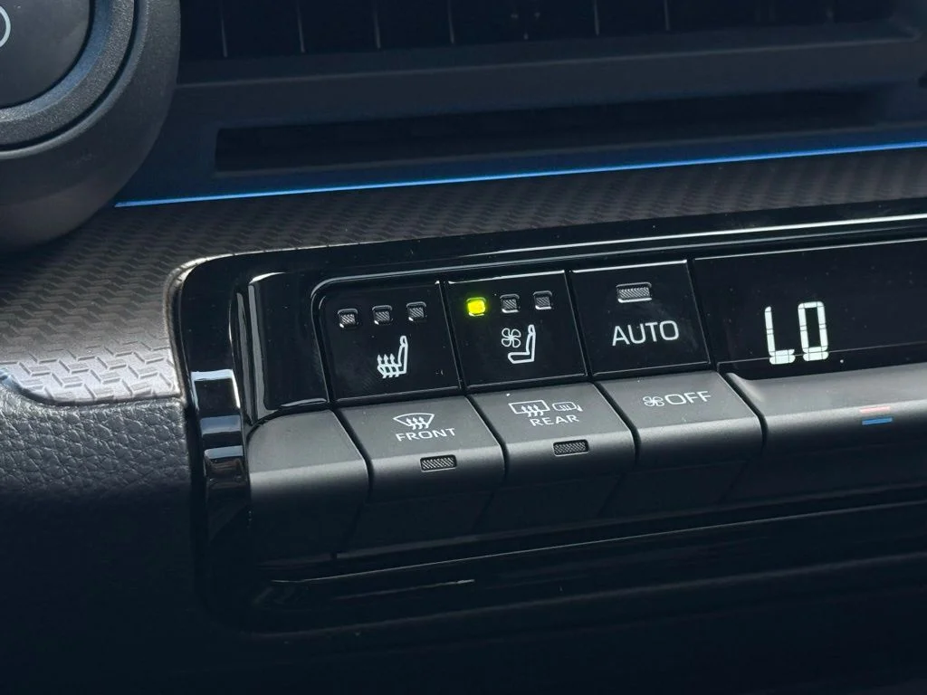 2026 Toyota Prius Limited - Photo 28