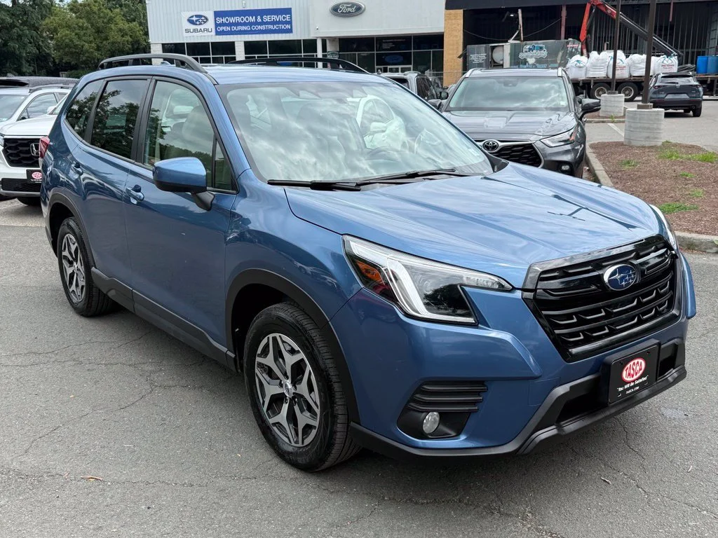 Used 2023 Horizon Blue Pearl Subaru Premium image 4