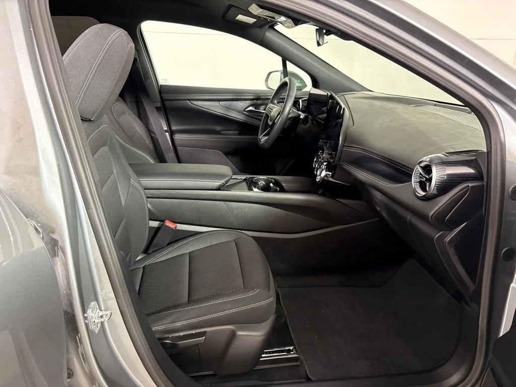 Used 2025 Gray Chevrolet LT image 20