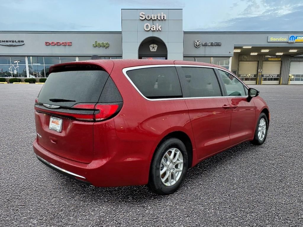 New 2026 Red Hot Pearl-Coat Exterior Paint Chrysler Select image 3