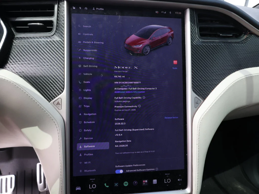 Used 2019 Red Tesla  image 36