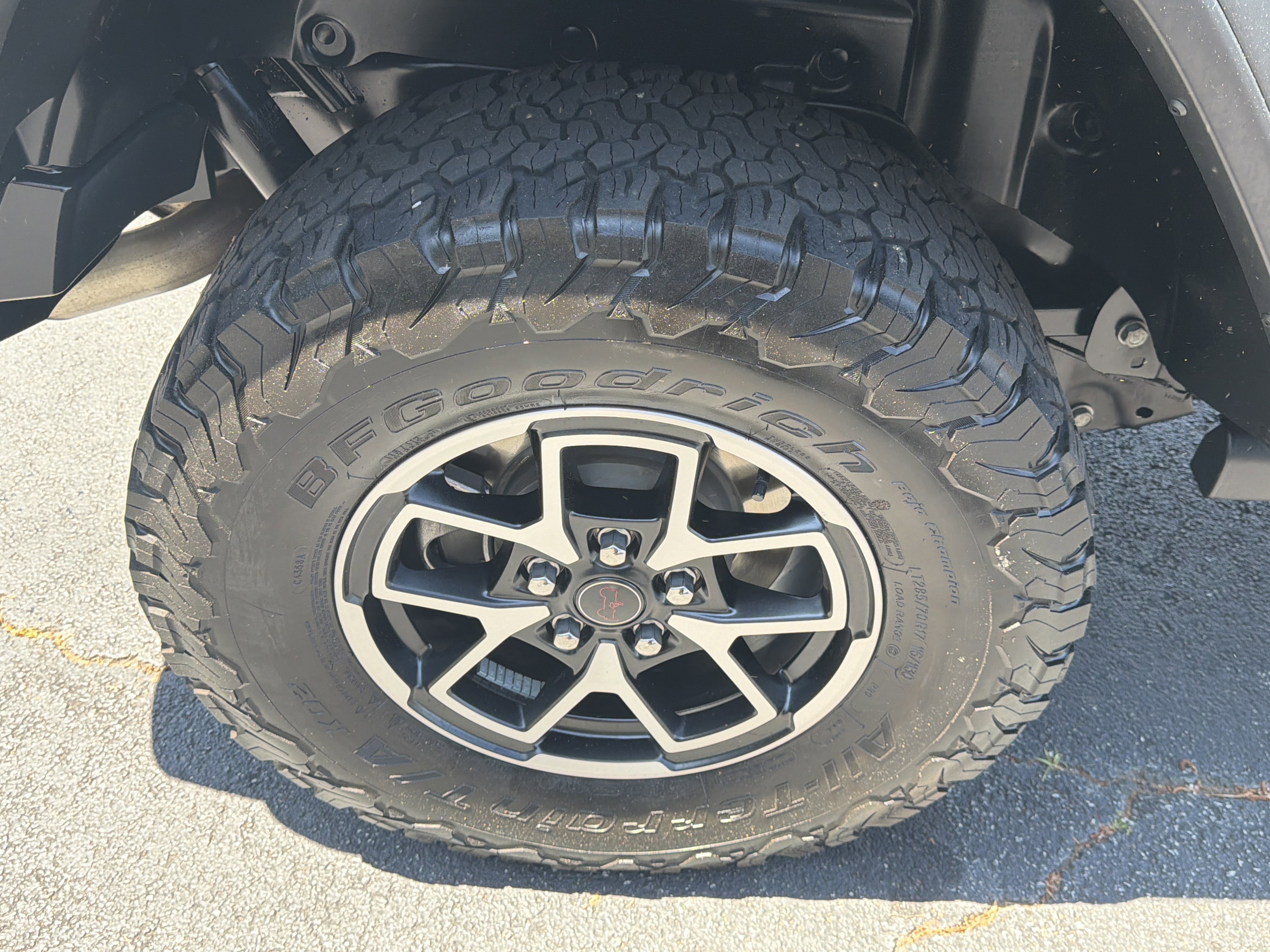 Used 2025 Granite Crystal Metallic Clearcoat Jeep Rubicon image 21