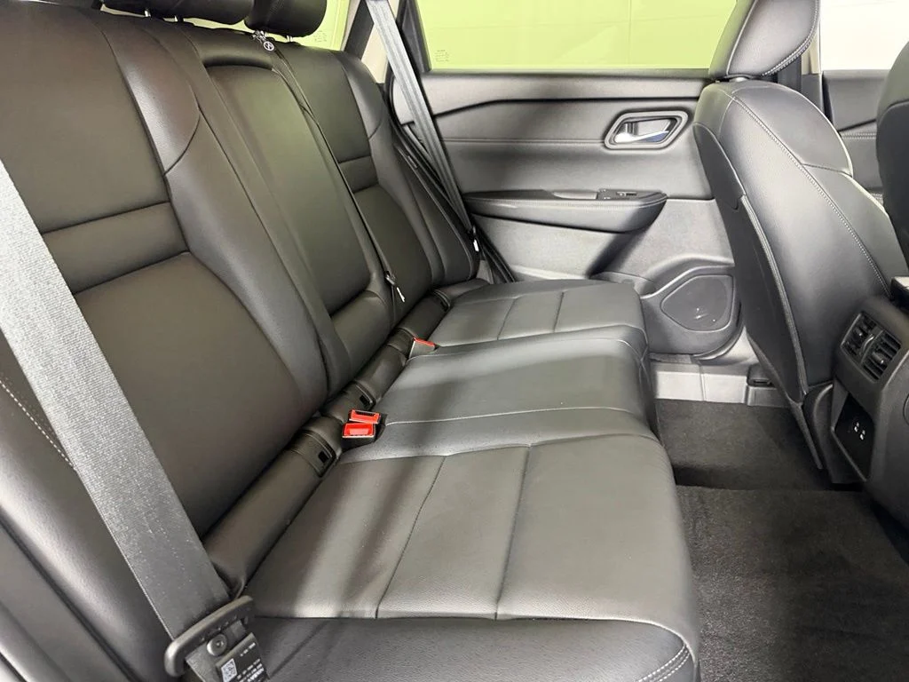 Used 2025 Champagne Silver Metallic Nissan SL image 29