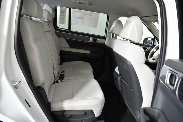 New 2027 White Hyundai SE AWD image 40