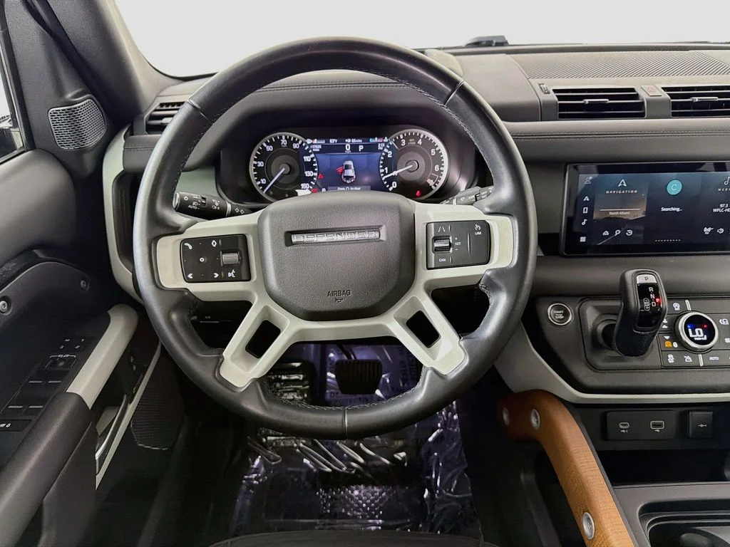Used 2023 Black Land Rover SE image 24