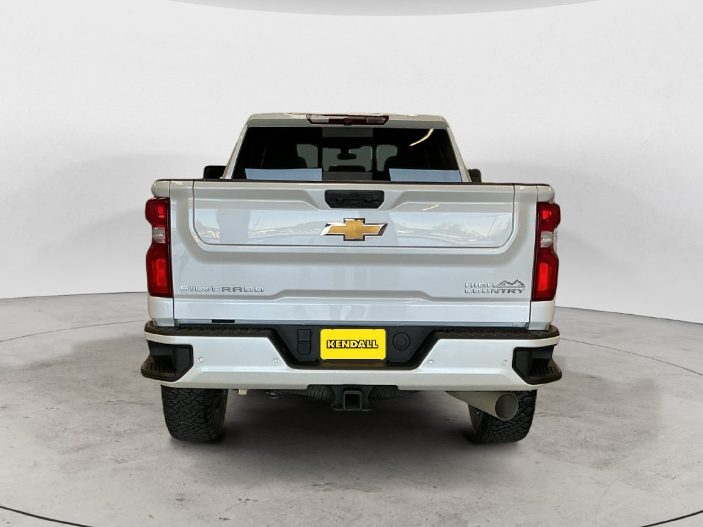 Used 2022 White Chevrolet High Country image 10