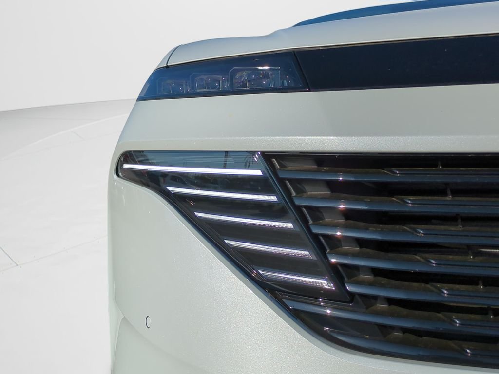 New 2026 Everest White Pearl TriCoat Nissan SL image 9