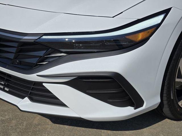 2025 Hyundai Elantra Blue - Photo 9