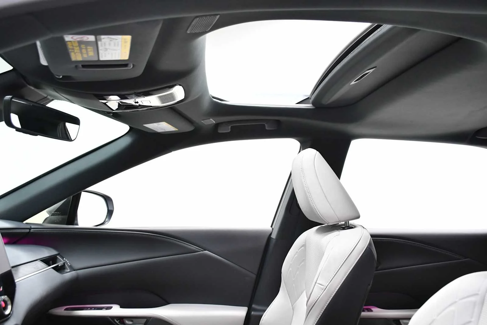 Certified Used 2025 IRIDIUM Lexus Premium Plus image 13