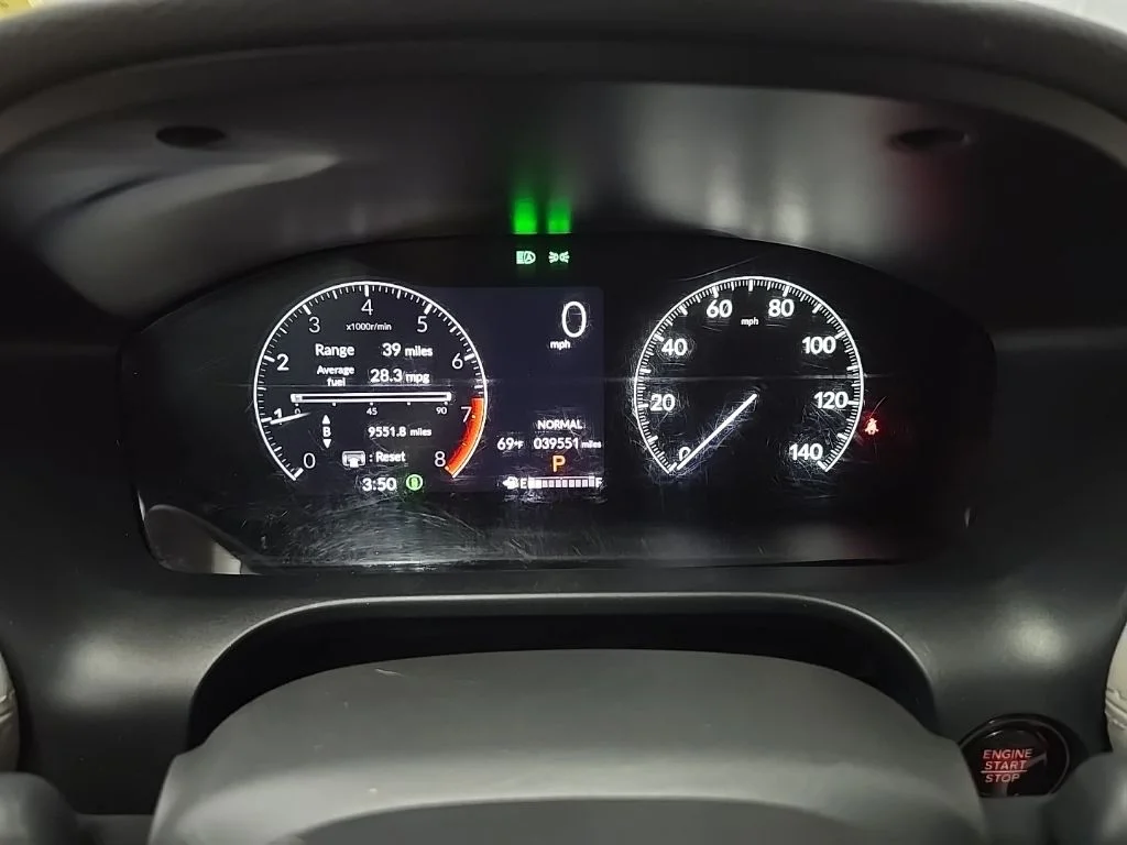 Used 2023 Gold Honda LX image 21