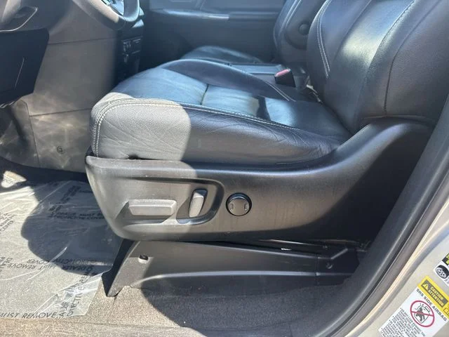 Used 2017 Silver Toyota SE Premium image 29