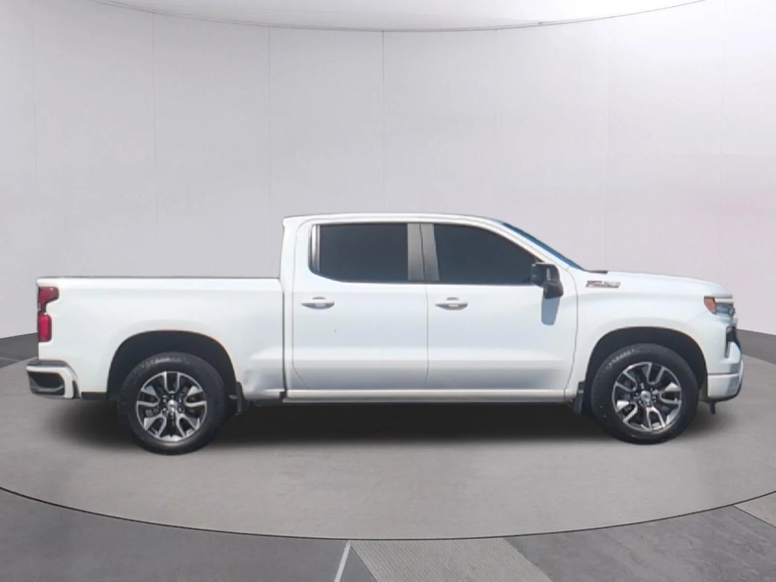 Used 2025 Summit White Chevrolet RST image 8